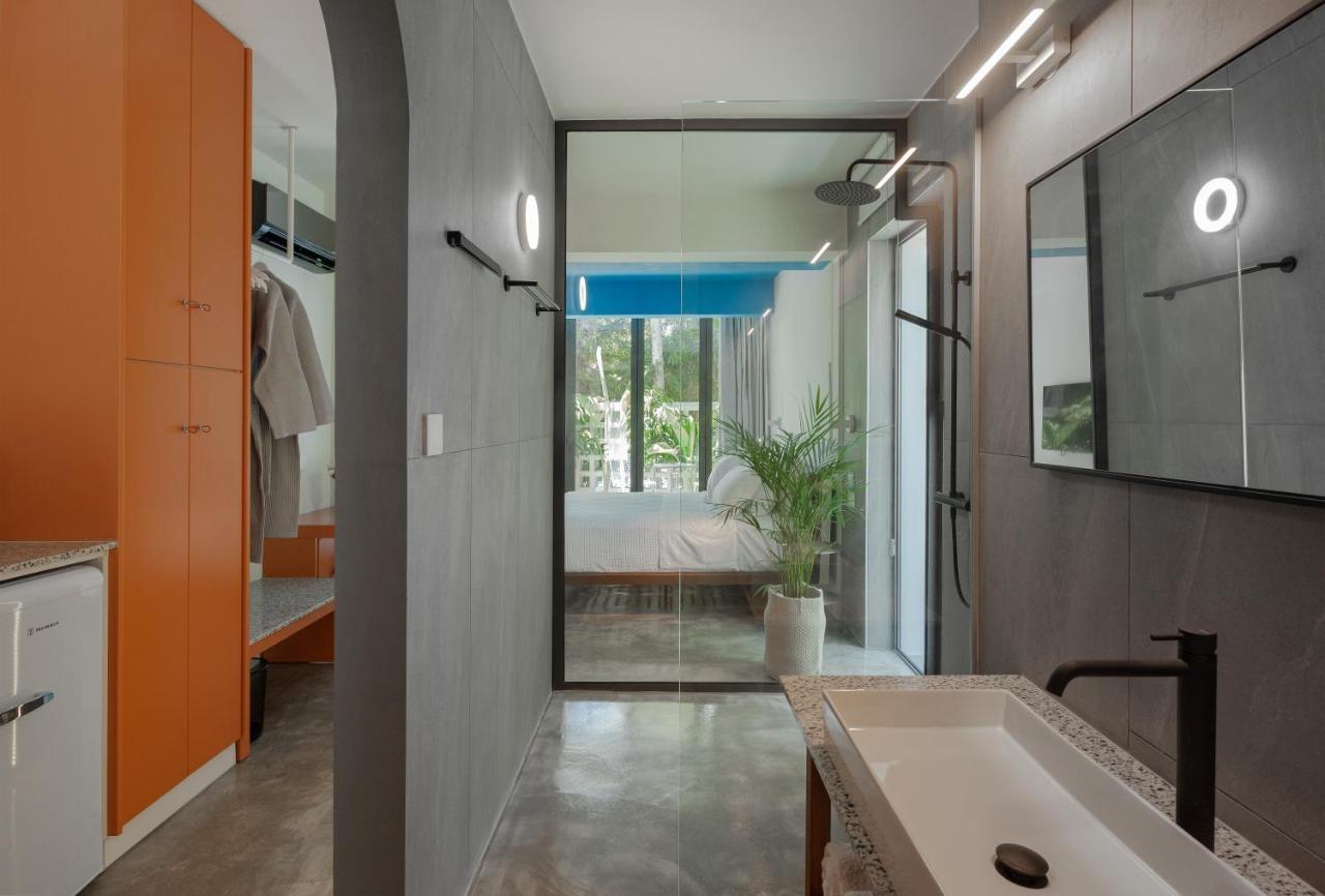 Adrop Pool Suites Paphos Bagian luar foto