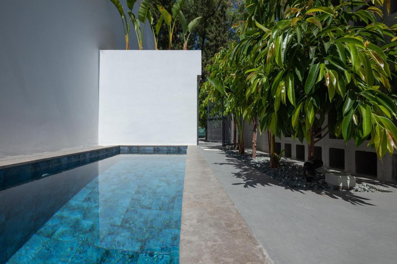 Adrop Pool Suites Paphos Bagian luar foto