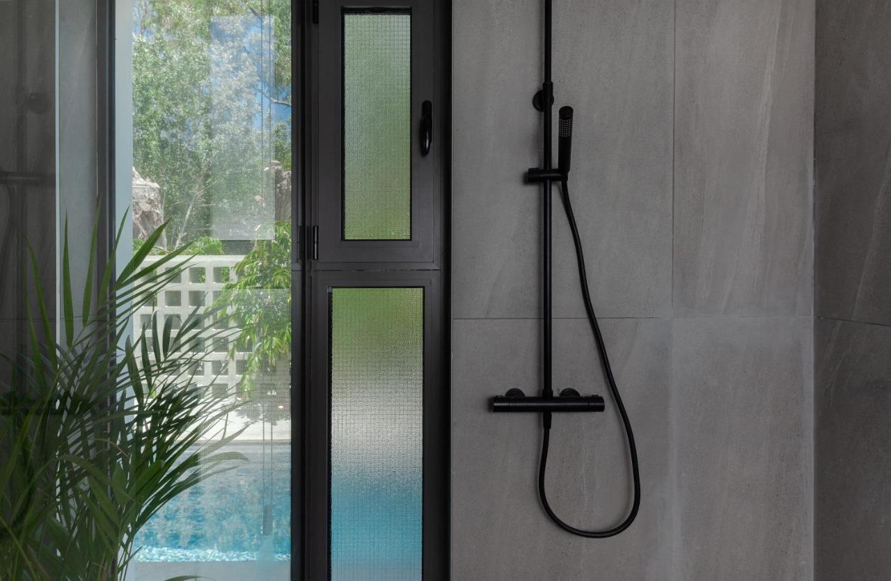 Adrop Pool Suites Paphos Bagian luar foto